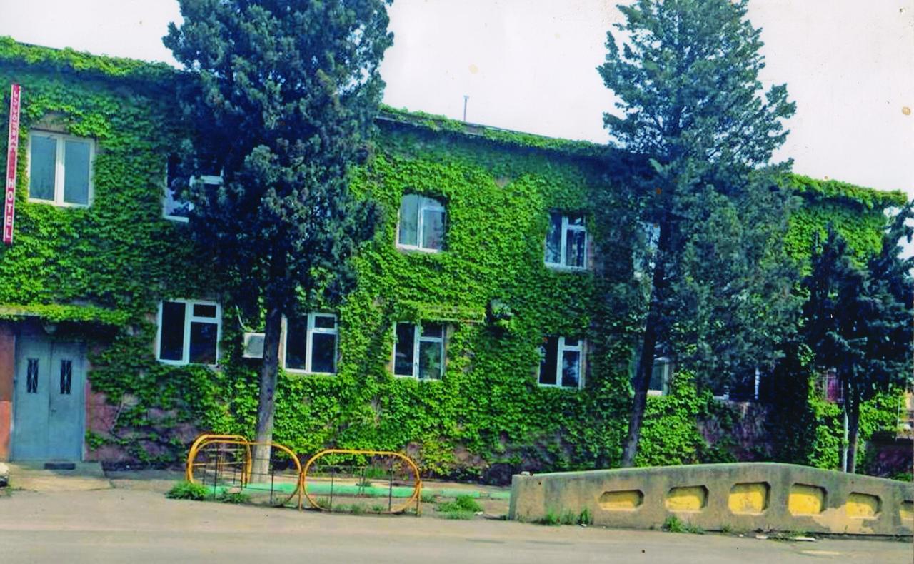 Hotel Lilo Near Airport Tbilisi Exteriör bild